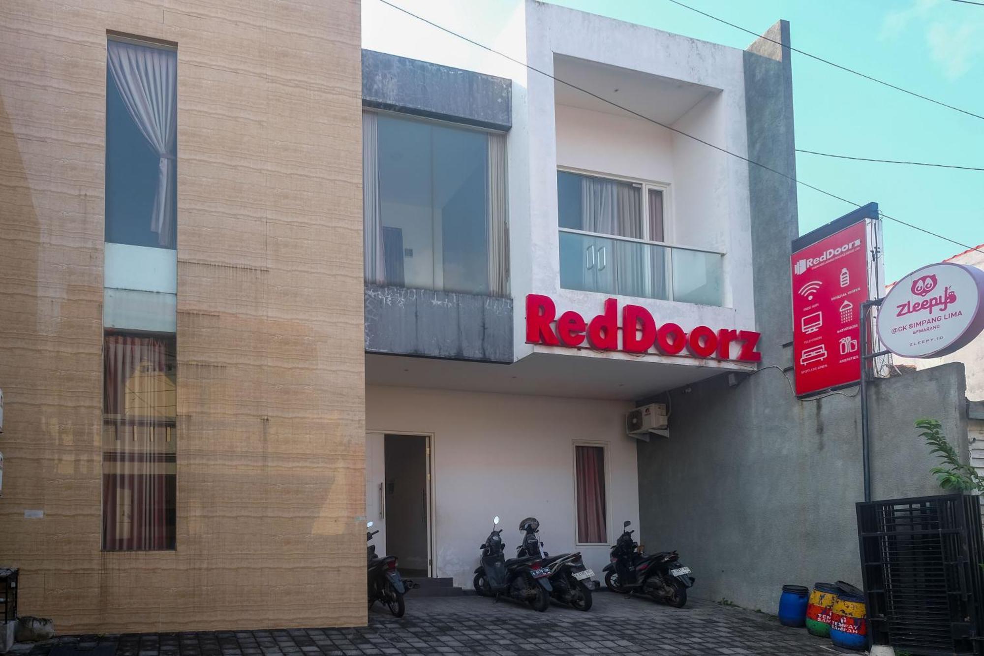 Reddoorz Syariah Near Simpang Lima Semarang Hotell Jomblang Eksteriør bilde