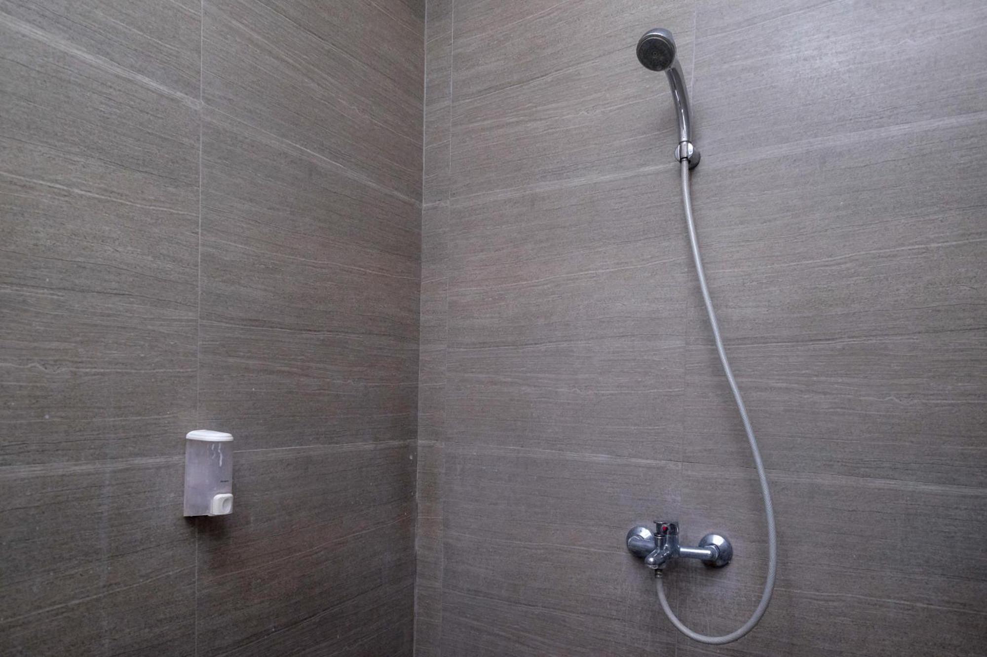 Reddoorz Syariah Near Simpang Lima Semarang Hotell Jomblang Eksteriør bilde