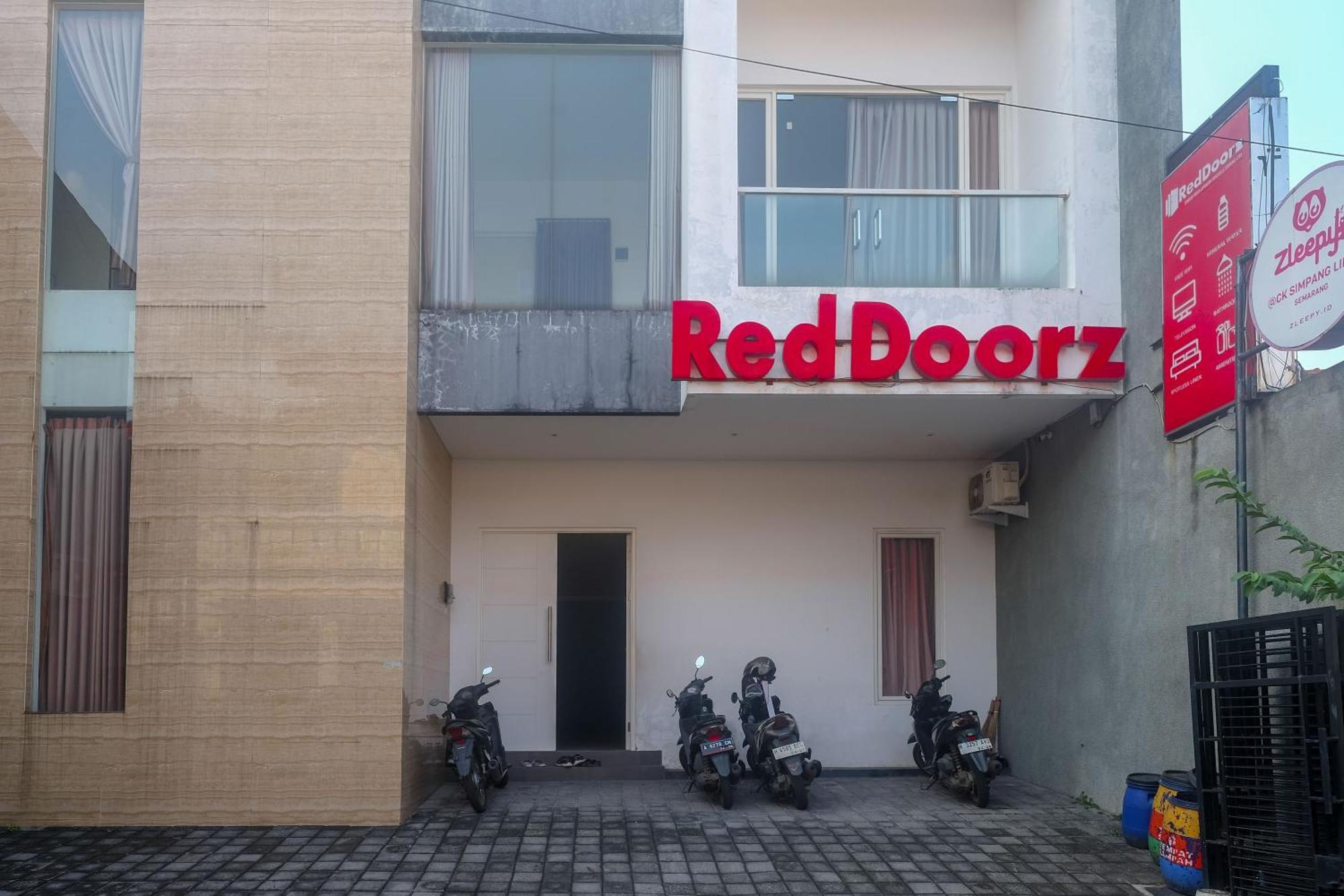 Reddoorz Syariah Near Simpang Lima Semarang Hotell Jomblang Eksteriør bilde